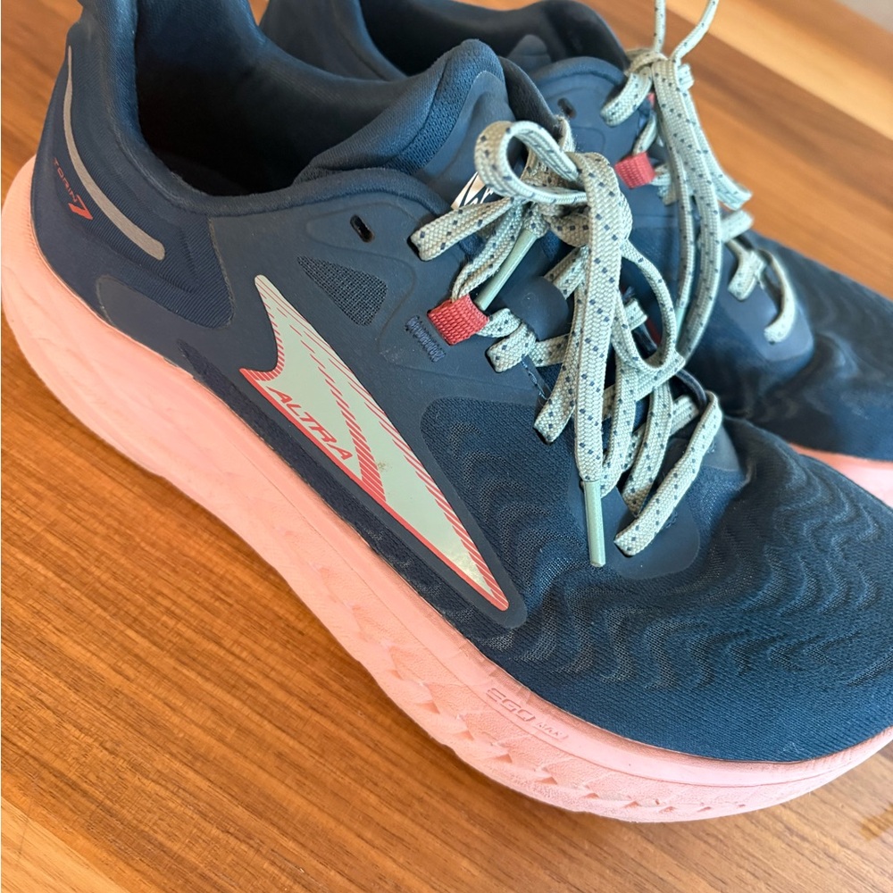 Altra Women's Athletic Shoes - Dark Blue and Light Pink